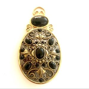 Vintage Gold Onyx Inlay Brooch